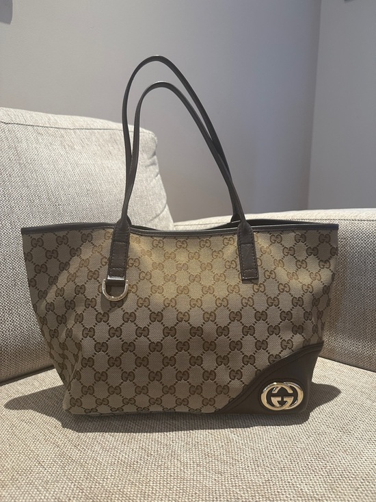Gucci Handbags - Gucci Tote